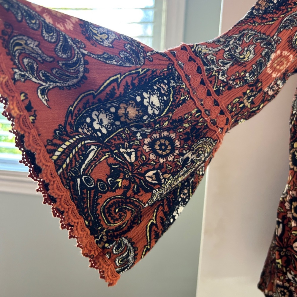 Altar’d State Floral Bohemian style top - M - Picture 5 of 5